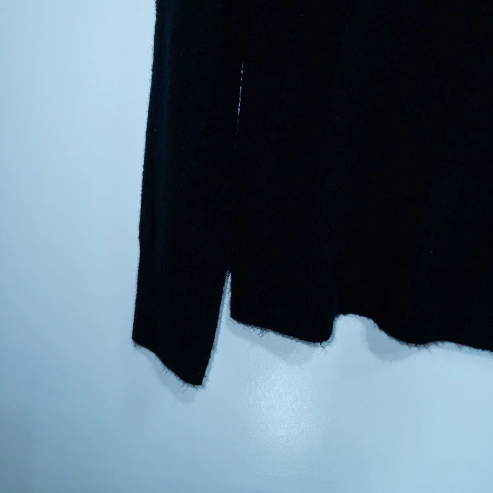 J. Crew Black Extra-Soft Yarn Crewneck Sweater Size‎ Small